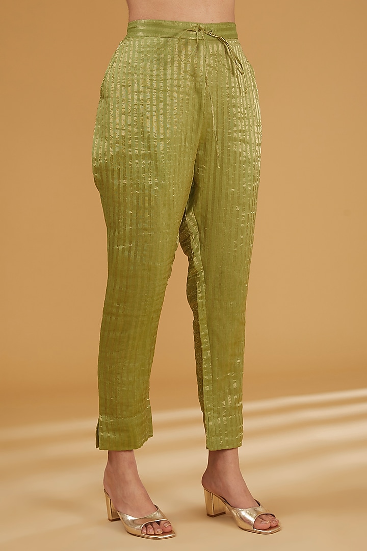 Mehendi Green Handloom Pure Silk Hand Embroidered Kurta Set by Trisvaraa at Pernia's Pop Up Shop
