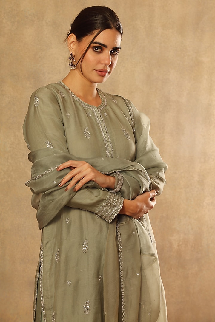 Sea Green Handwoven Katan Silk Embroidered Kurta Set by Trisvaraa at Pernia's Pop Up Shop