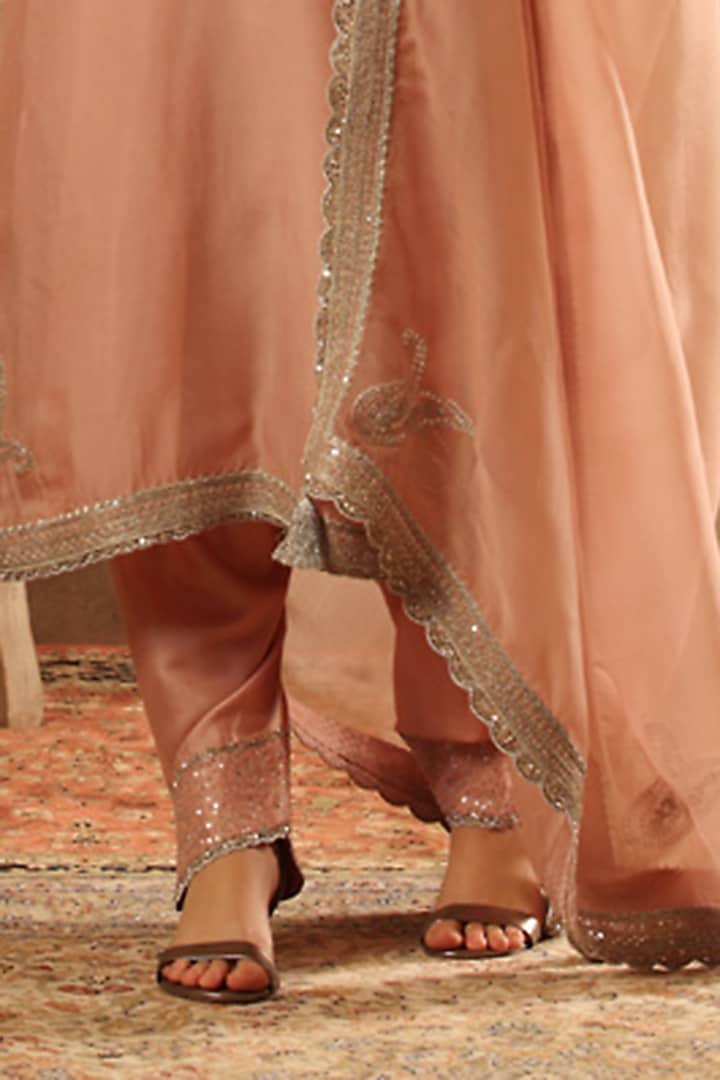 Dusty Pink Pure Silk Organza Embroidered Kurta Set by Trisvaraa at Pernia's Pop Up Shop