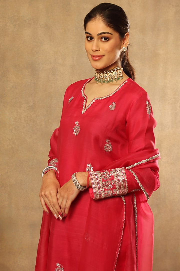 Fuschia Handwoven Handwoven Katan Silk Hand Embroidered Kurta Set by Trisvaraa at Pernia's Pop Up Shop