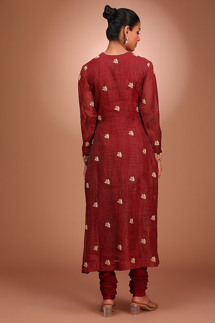 Red Katan Kurta Set by Trisvaraa at Pernia's Pop Up Shop