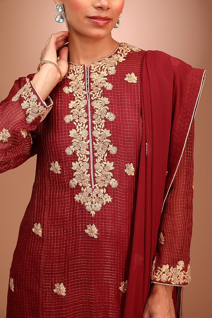 Red Katan Kurta Set by Trisvaraa at Pernia's Pop Up Shop