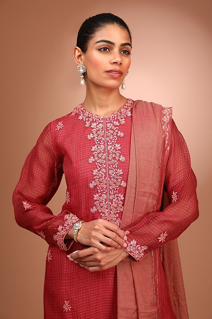 Red Katan Kurta Set by Trisvaraa at Pernia's Pop Up Shop