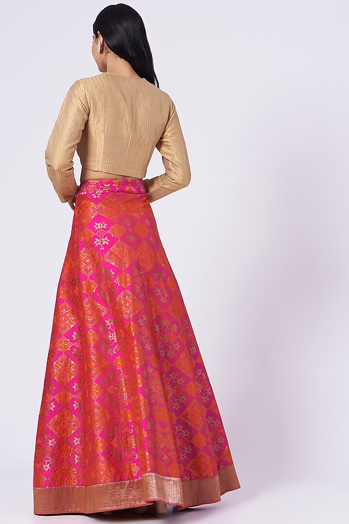 Pink Banarasi Wedding Lehenga Set by Trisvaraa at Pernia's Pop Up Shop