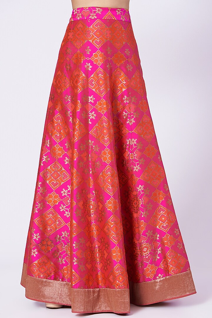 Pink Banarasi Wedding Lehenga Set by Trisvaraa at Pernia's Pop Up Shop