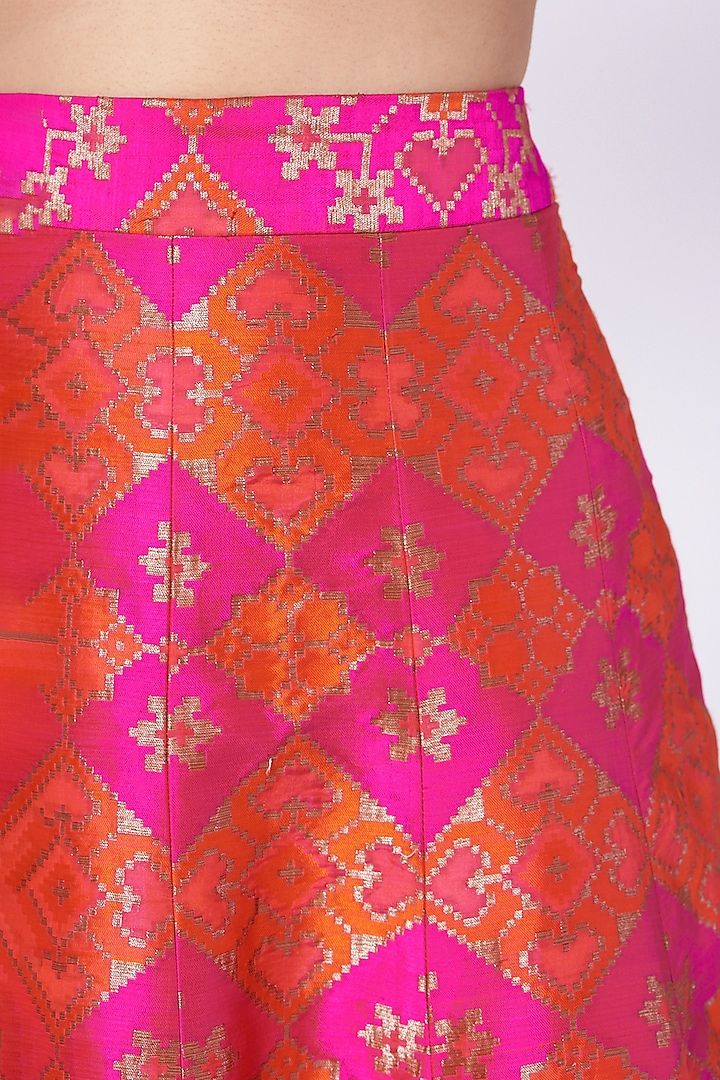 Pink Banarasi Wedding Lehenga Set by Trisvaraa at Pernia's Pop Up Shop