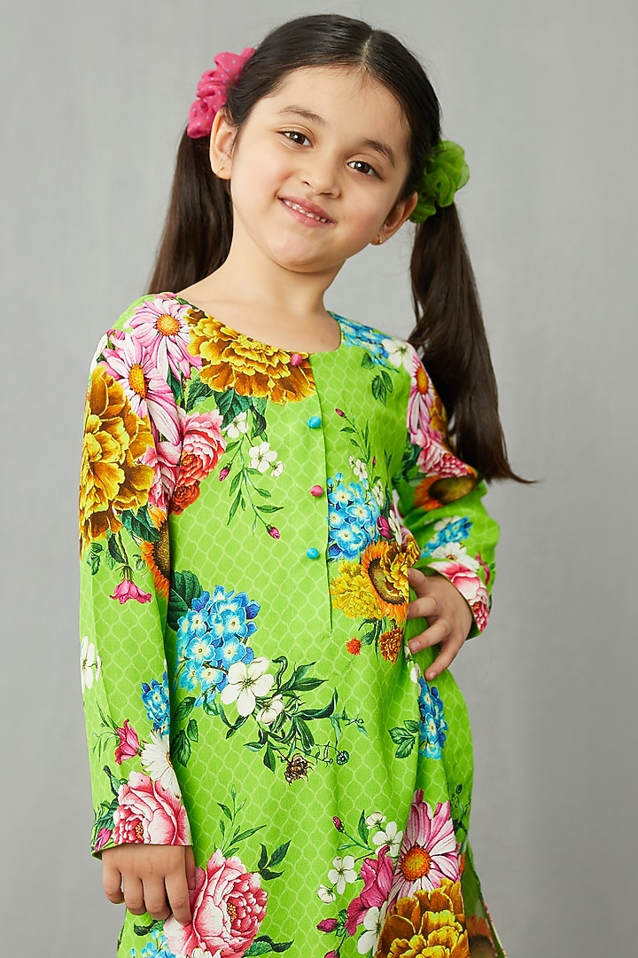 Leaf Green Cotton Silk Kurta Set For Girls by Torani Kids at Pernia's Pop Up Shop