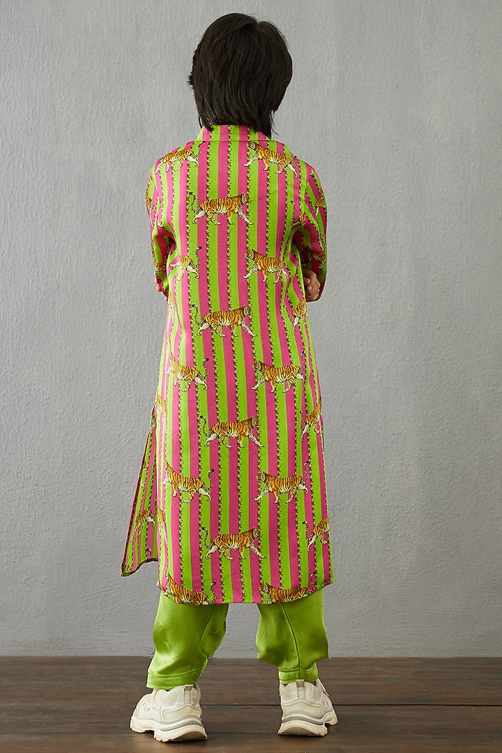 Leaf Green & Dark Pink Kurta Set For Boys by Torani Kids at Pernia's Pop Up Shop