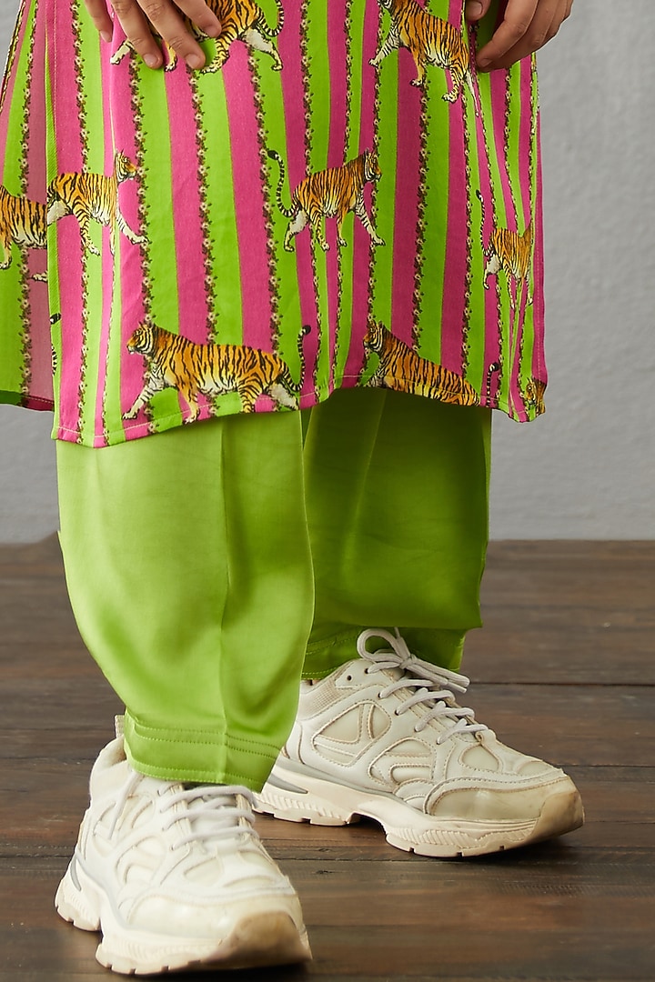 Leaf Green & Dark Pink Kurta Set For Boys by Torani Kids at Pernia's Pop Up Shop