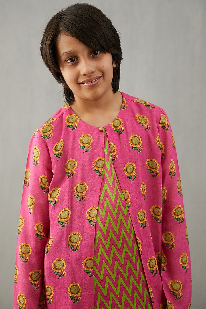 Medium Pink Kurta Set In Chanderi For Boys by Torani Kids at Pernia's Pop Up Shop