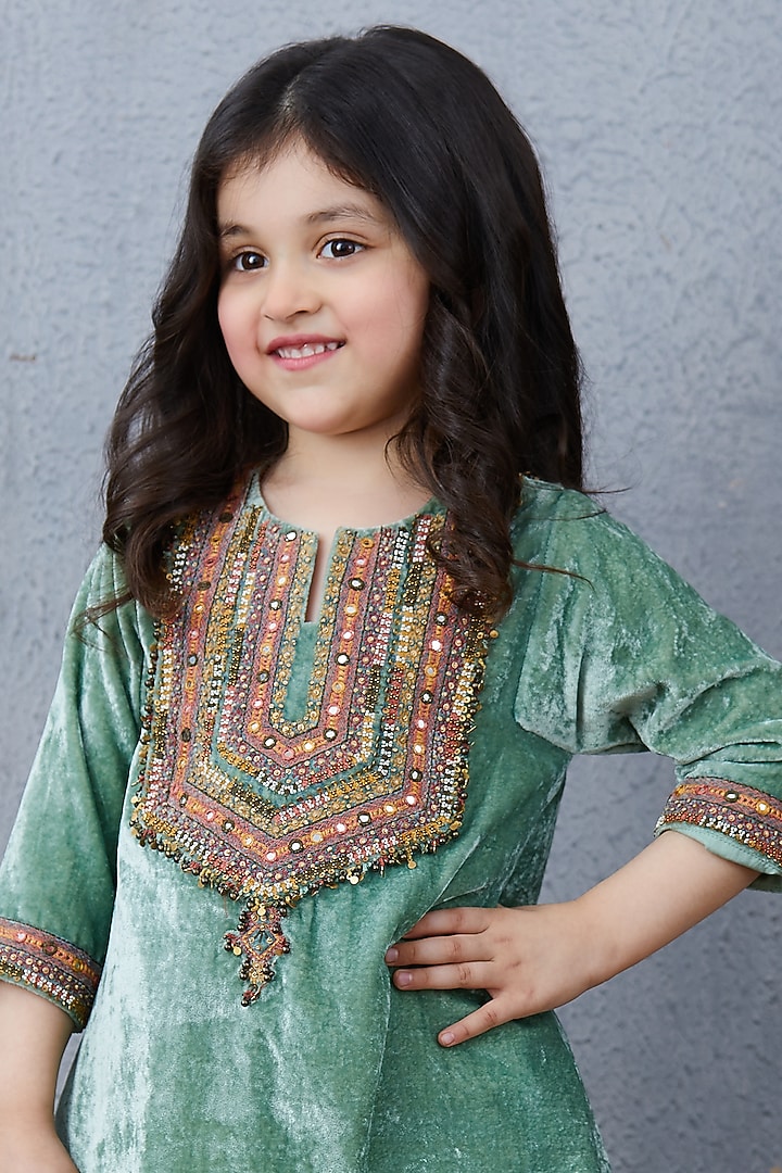 Caribbean Turquoise Silk Velvet Kurta Set For Girls by Torani Kids at Pernia's Pop Up Shop