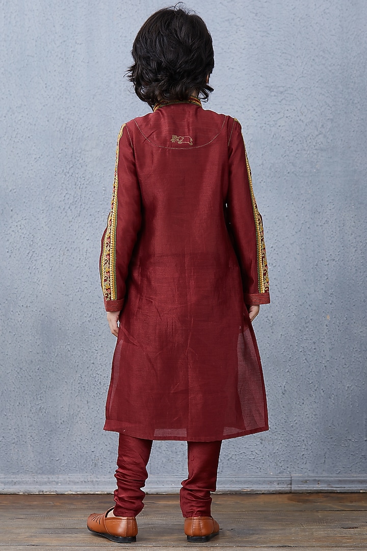 Maroon Chanderi Kurta Set For Boys by Torani Kids at Pernia's Pop Up Shop