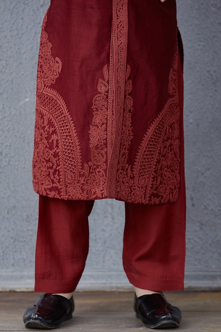 Plum Red Chanderi Kurta Set For Boys by Torani Kids at Pernia's Pop Up Shop
