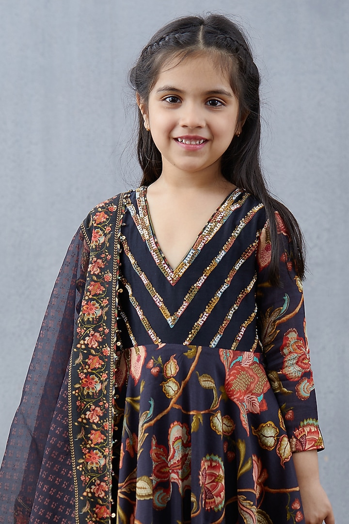 Black Chanderi & Silk Organza Kurta With Dupatta For Girls by Torani Kids at Pernia's Pop Up Shop