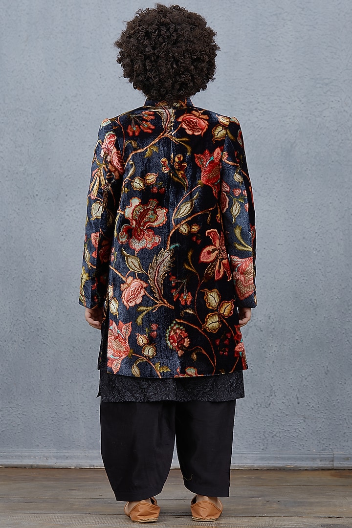Black Kurta Set With Long Jacket For Boys by Torani Kids at Pernia's Pop Up Shop