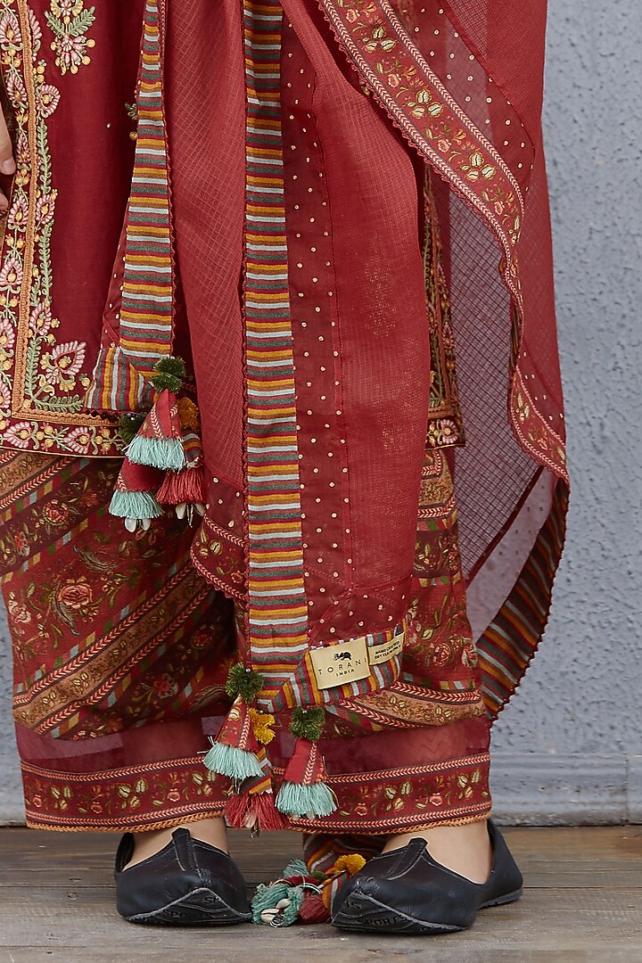 Red Chanderi Kurta Set For Girls by Torani Kids at Pernia's Pop Up Shop