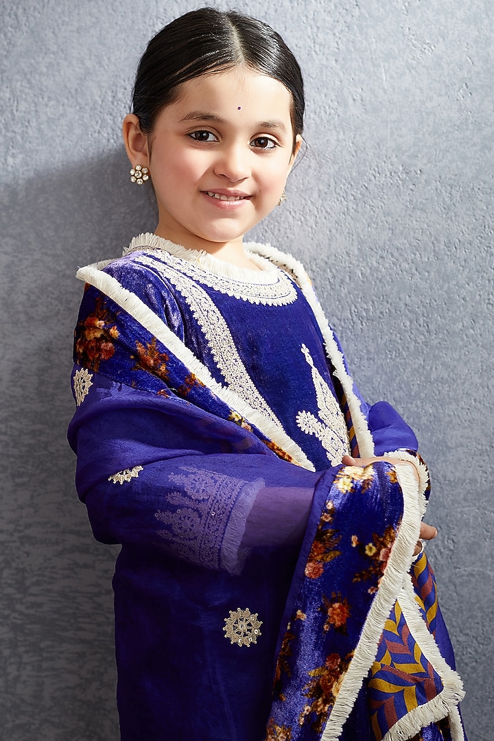 Amethyst Purple Hand Embroidered Kurta Set For Girls by Torani Kids at Pernia's Pop Up Shop