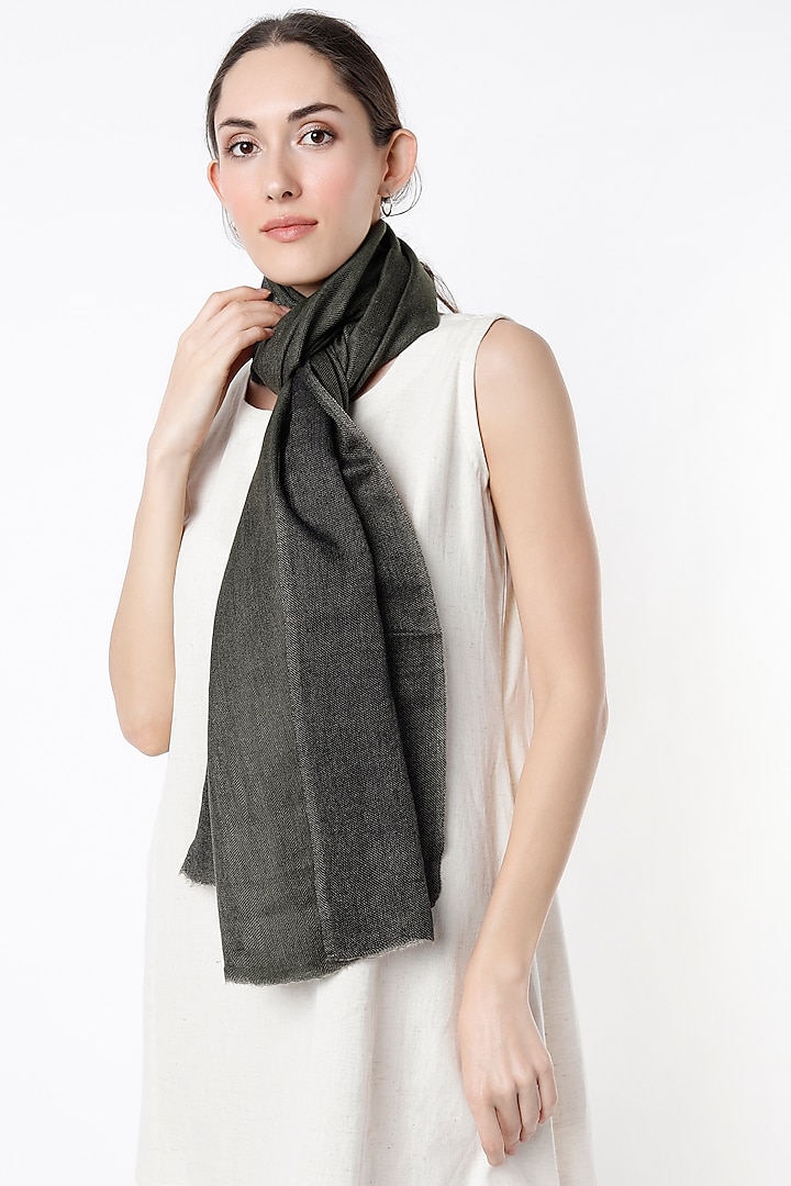 Black Reversible Handwoven Stole by Tromboo