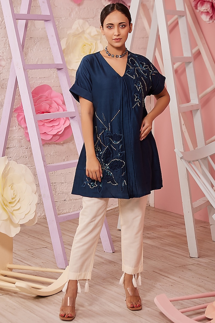 Teal Blue A-Line Tunic Set With Embroidery by Trumpet Vine