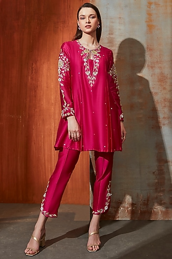 Pink Pure Chanderi Zari Embroidered Kurta Set by Trumpet Vine at Pernia's Pop Up Shop