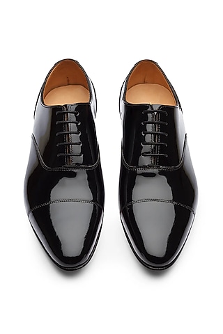 Black Patent Leather Lace-Up Shoes by TRUMPET