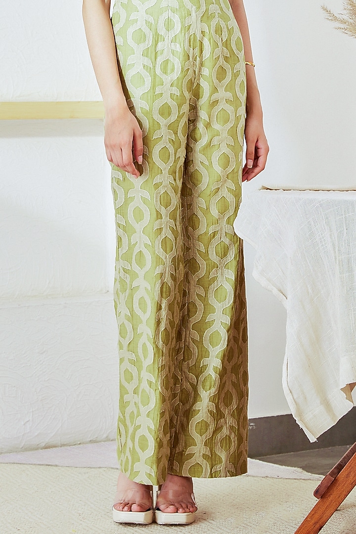 Green Embroidered Co-Ord Set by The Right Cut at Pernia's Pop Up Shop