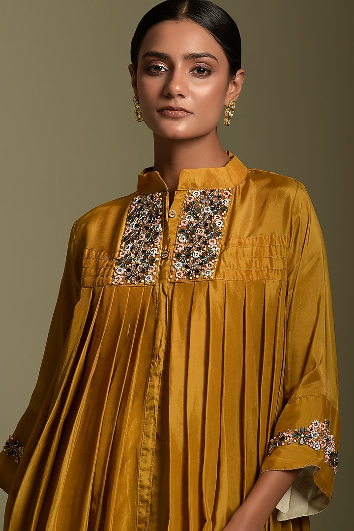 Mustard Organza Kurta Set by Two Sisters By Gyans at Pernia's Pop Up Shop