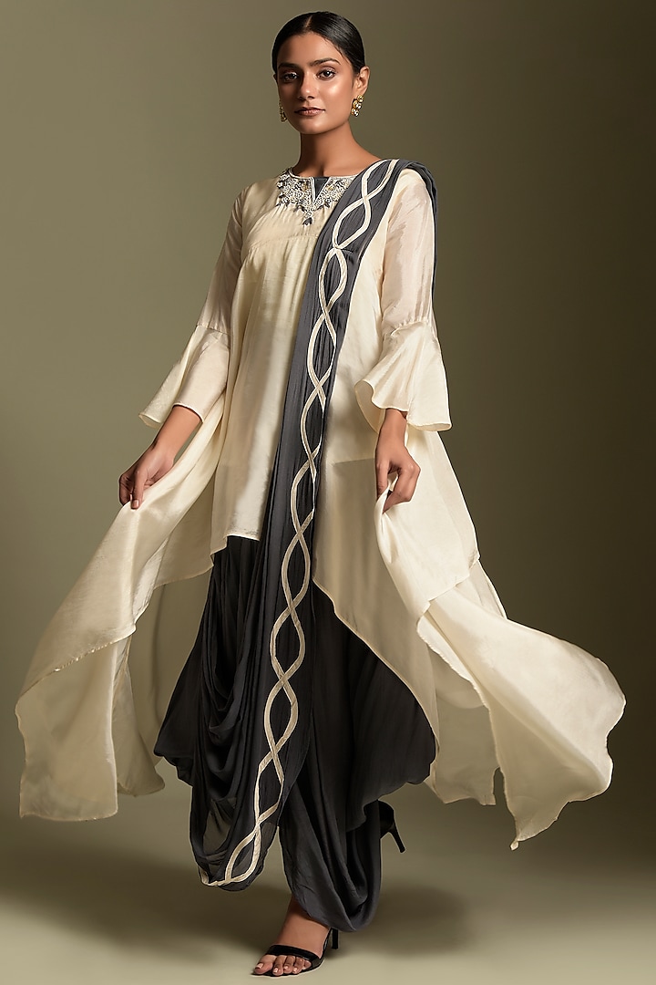 Cream Crepe Kurta Set by Two Sisters By Gyans