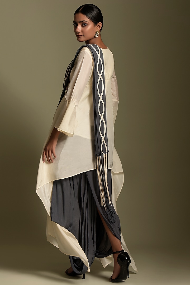 Cream Crepe Kurta Set by Two Sisters By Gyans at Pernia's Pop Up Shop