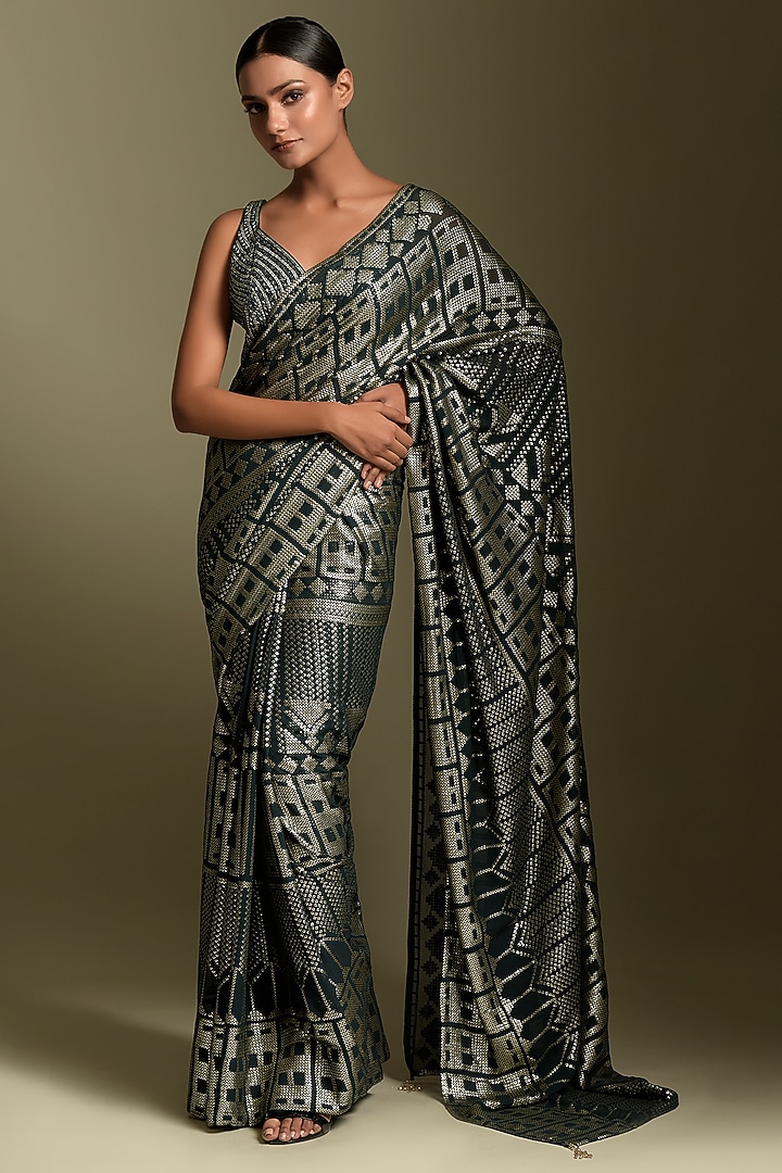 Emerald Green Embellished Wedding Saree Set by Two Sisters By Gyans at Pernia's Pop Up Shop