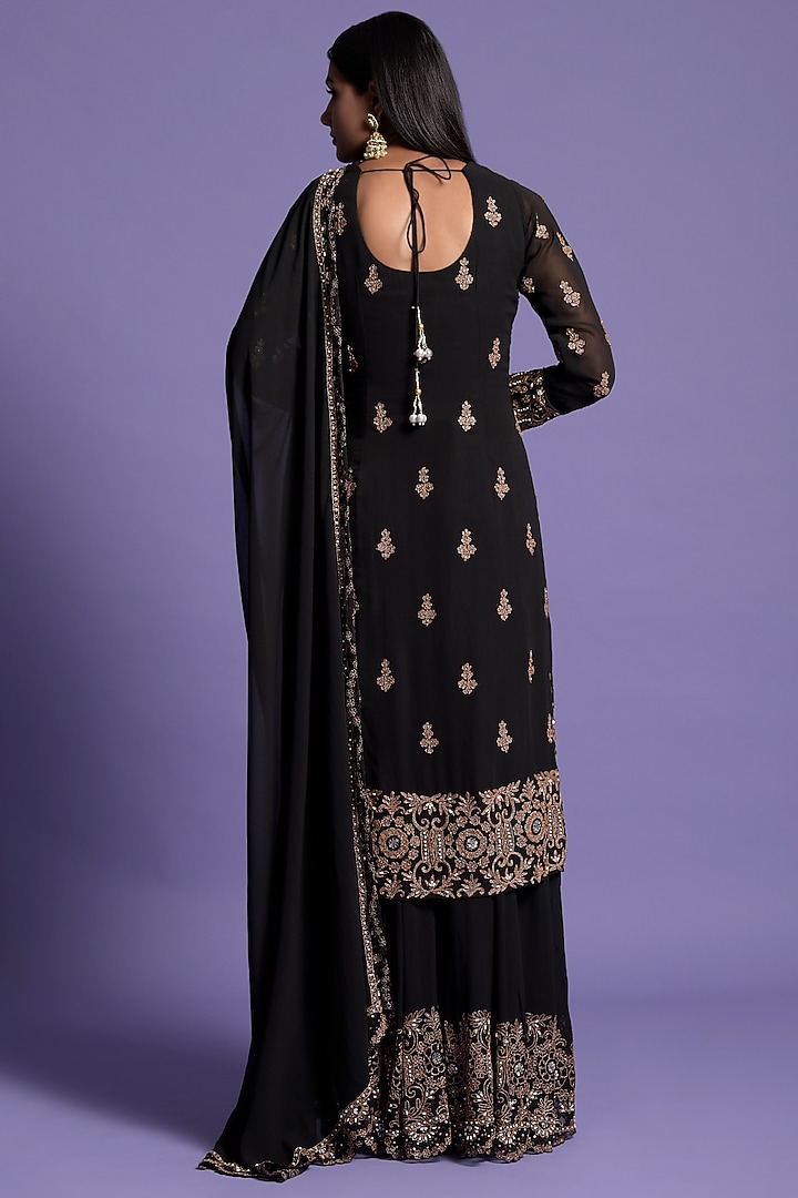 Black Georgette Zardosi Embroidered Kurta Set by Two Sisters By Gyans at Pernia's Pop Up Shop