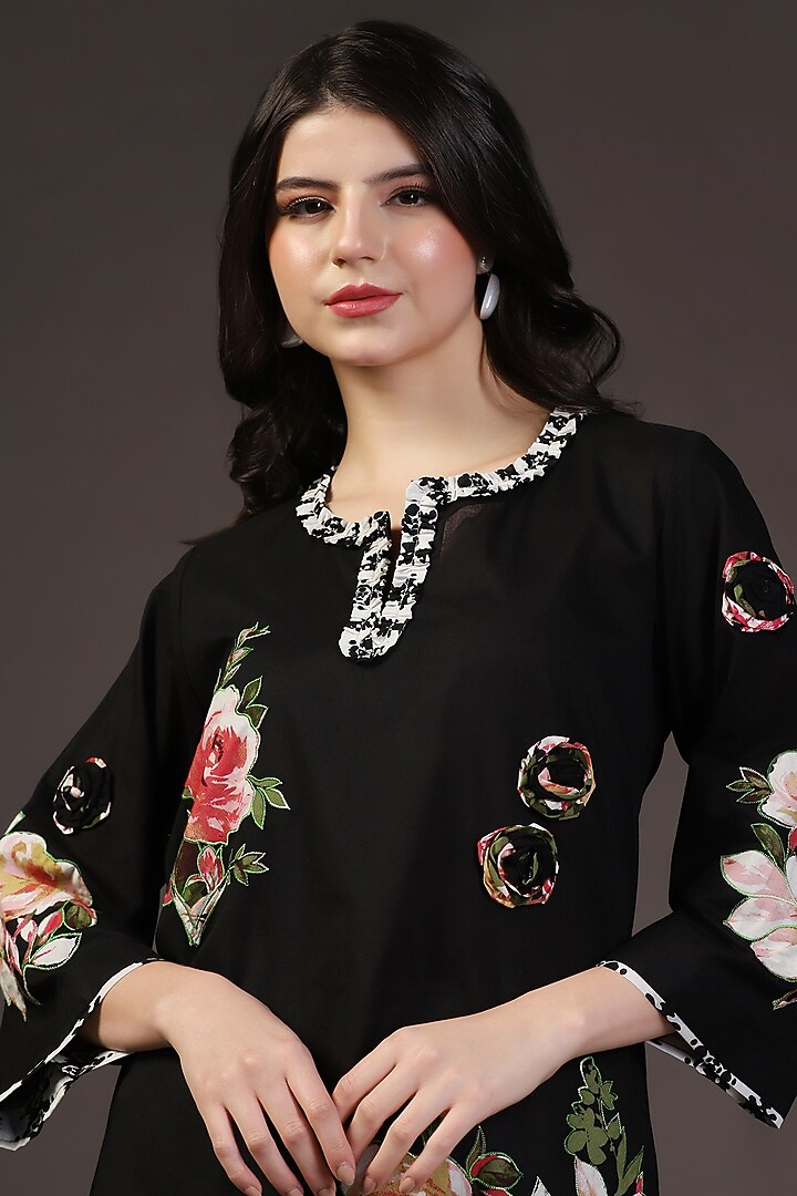 Black Cotton Voile Floral Printed & Embroidered Kurta Set by Two Sisters By Gyans at Pernia's Pop Up Shop