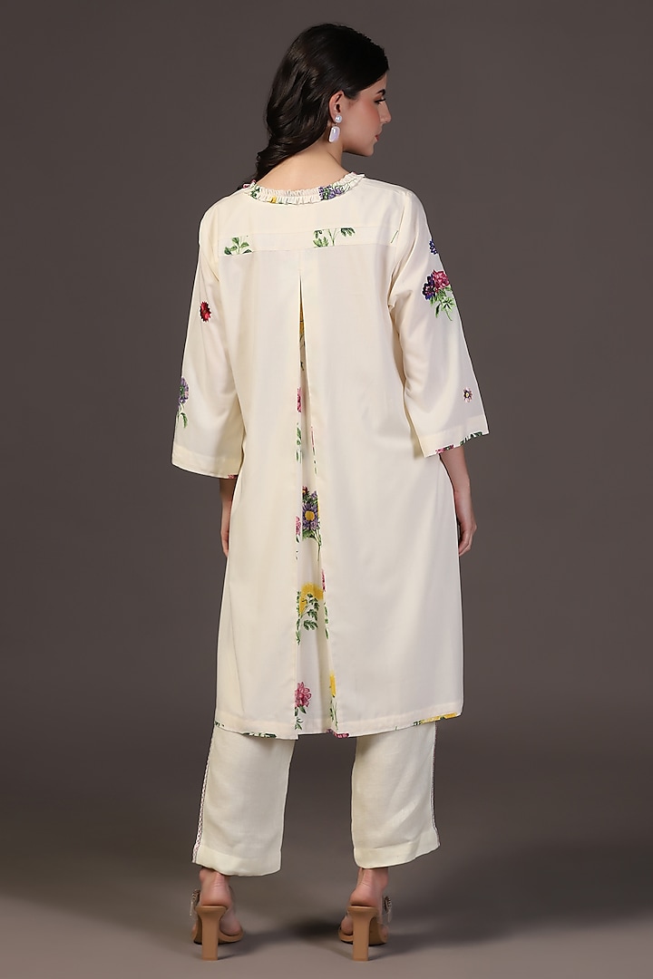 White Cotton Voile Floral Printed & Embroidered Kurta Set by Two Sisters By Gyans at Pernia's Pop Up Shop