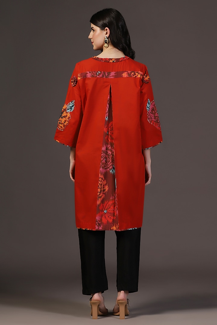 Red Cotton Voile Floral Printed & Embroidered Kurta Set by Two Sisters By Gyans at Pernia's Pop Up Shop