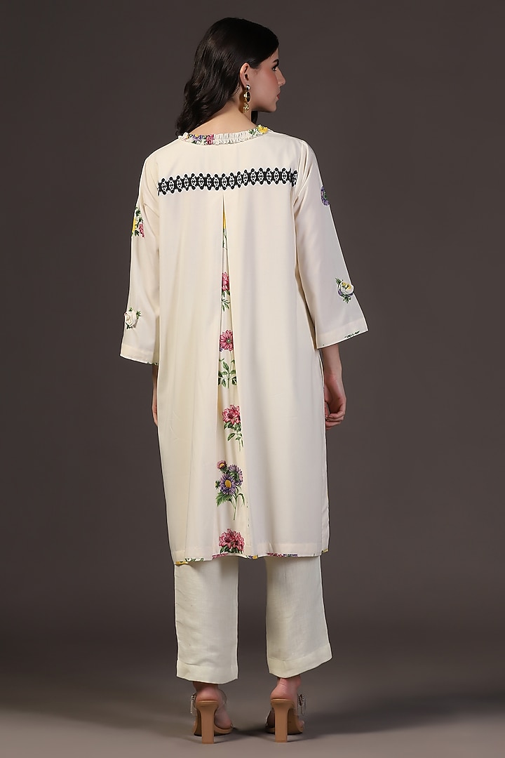 White Cotton Voile Floral Printed & Embroidered Kurta Set by Two Sisters By Gyans at Pernia's Pop Up Shop