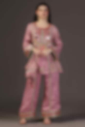 Pink Tissue Mirror Hand Embroidered Kurta Set by Two Sisters By Gyans at Pernia's Pop Up Shop