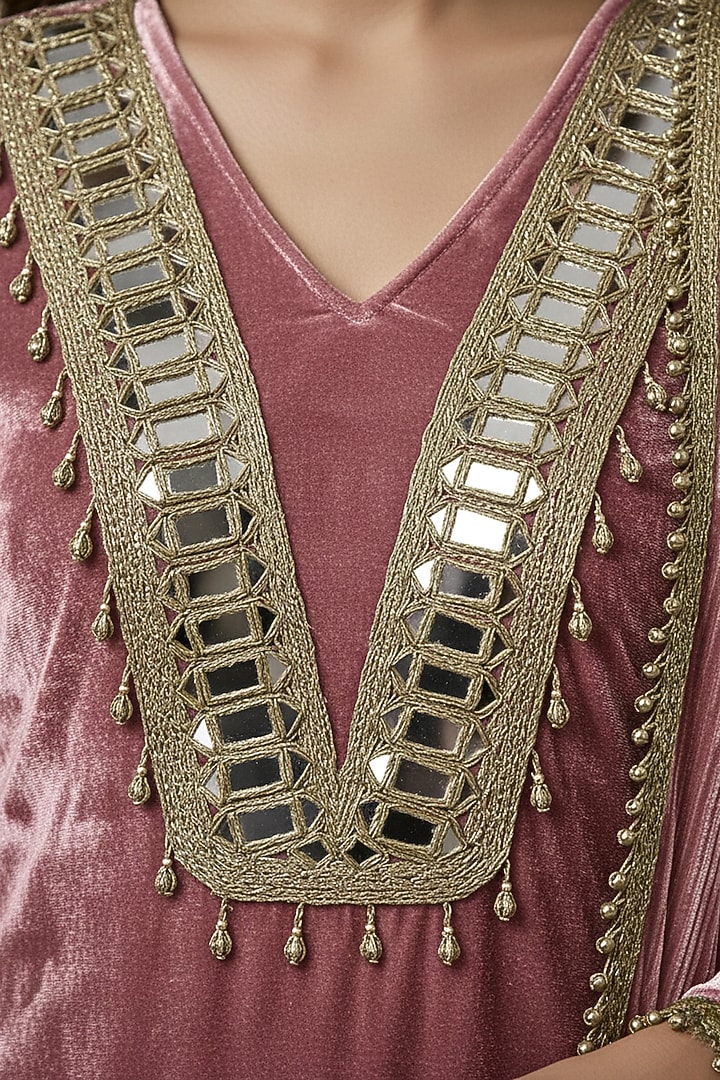 Old Rose Pink Velvet Mirror Embellished Kurta Set by Two Sisters By Gyans at Pernia's Pop Up Shop