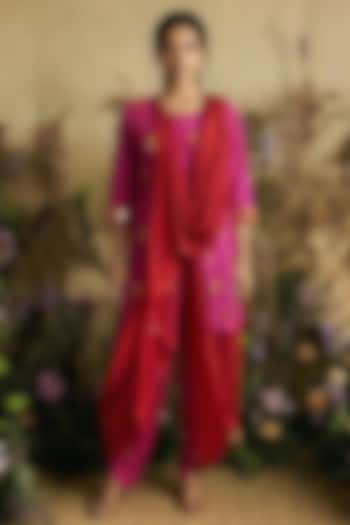Magenta Silk Sequin Embroidered Kurta Set by Two Sisters By Gyans at Pernia's Pop Up Shop