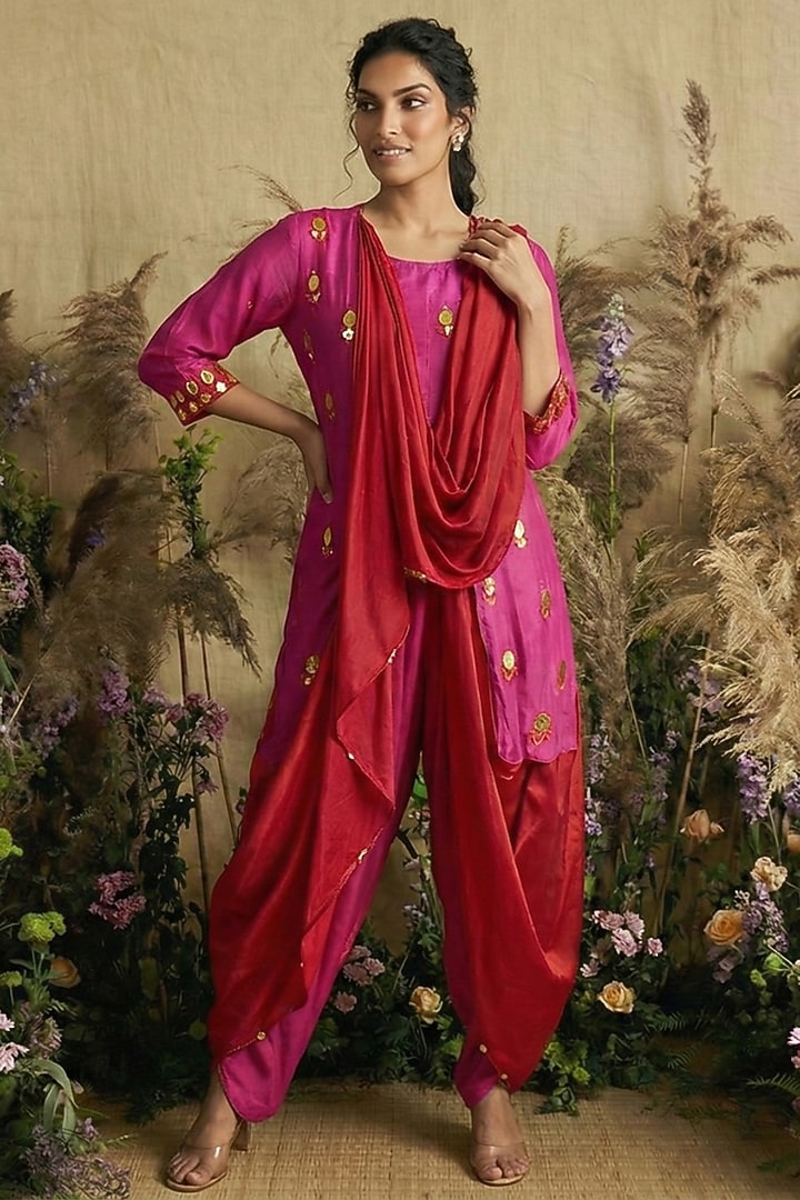 Magenta Silk Sequin Embroidered Kurta Set by Two Sisters By Gyans at Pernia's Pop Up Shop