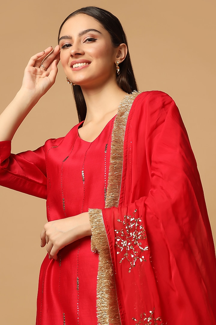 Red Cotton Chanderi Embroidered Kurta Set by Two Sisters By Gyans at Pernia's Pop Up Shop
