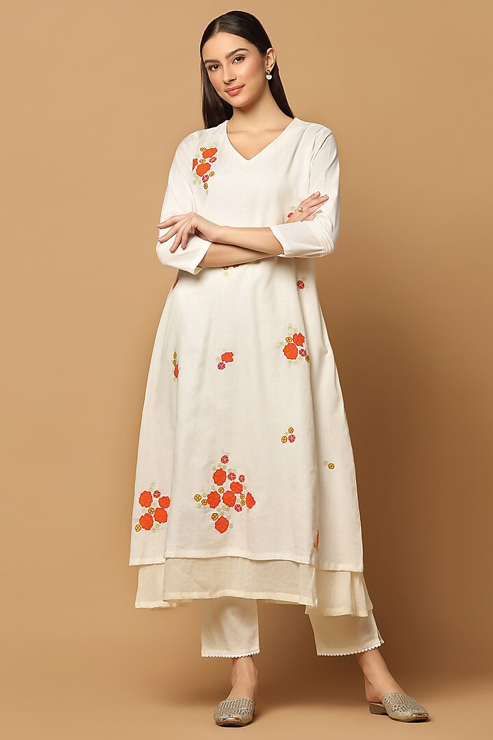 White Cotton Floral Motif Embroidered A-Line Kurta Set by Two Sisters By Gyans at Pernia's Pop Up Shop