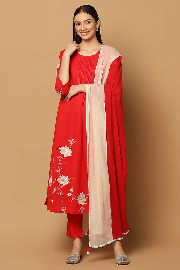 Red Cotton Thread Embroidered A-Line Kurta Set by Two Sisters By Gyans at Pernia's Pop Up Shop