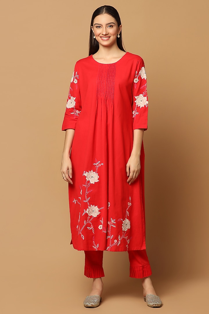 Red Cotton Thread Embroidered A-Line Kurta Set by Two Sisters By Gyans at Pernia's Pop Up Shop