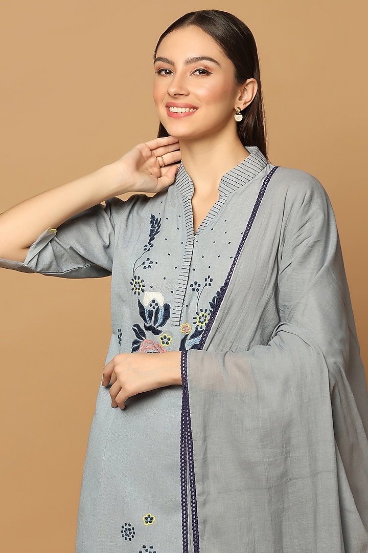 Grey Cotton Thread Embroidered A-Line Kurta Set by Two Sisters By Gyans at Pernia's Pop Up Shop