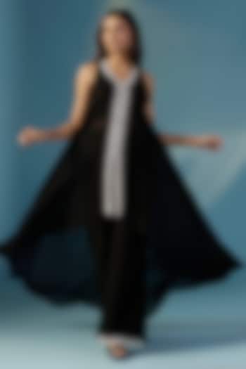 Black Pure Georgette Hand Embroidered Halter Kurta Set by Two Sisters By Gyans at Pernia's Pop Up Shop