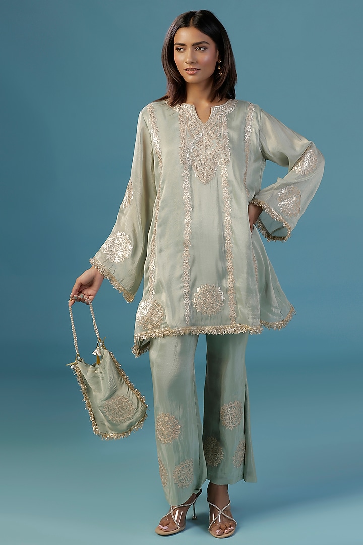 Green Tissue Floral Embroidered Kurta Set by Two Sisters By Gyans at Pernia's Pop Up Shop