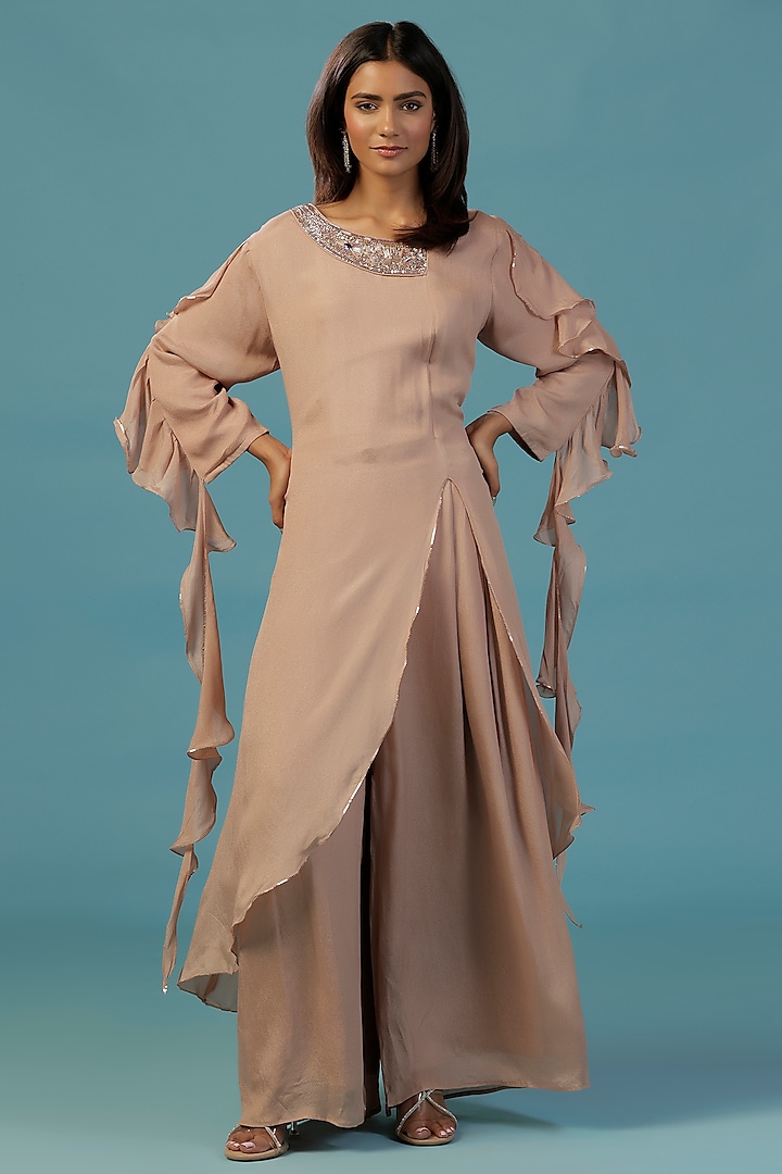 Gold Chinon Hand Embroidery Asymmetrical Kurta Set by Two Sisters By Gyans at Pernia's Pop Up Shop