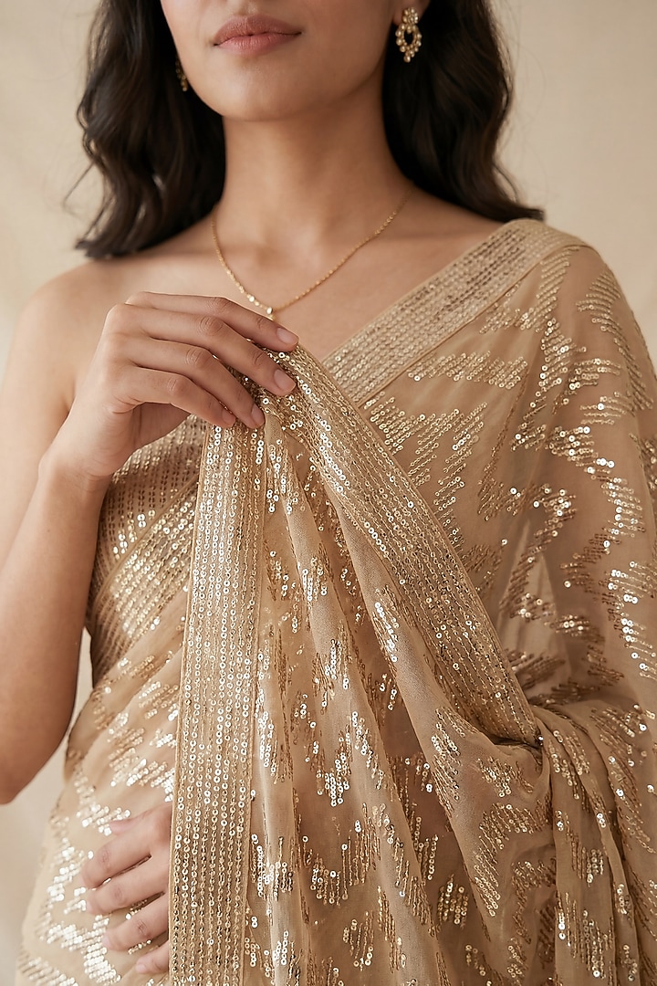 Gold Georgette & Net Zigzag Sequin Embroidered Party Wear Saree Set by Two Sisters By Gyans at Pernia's Pop Up Shop