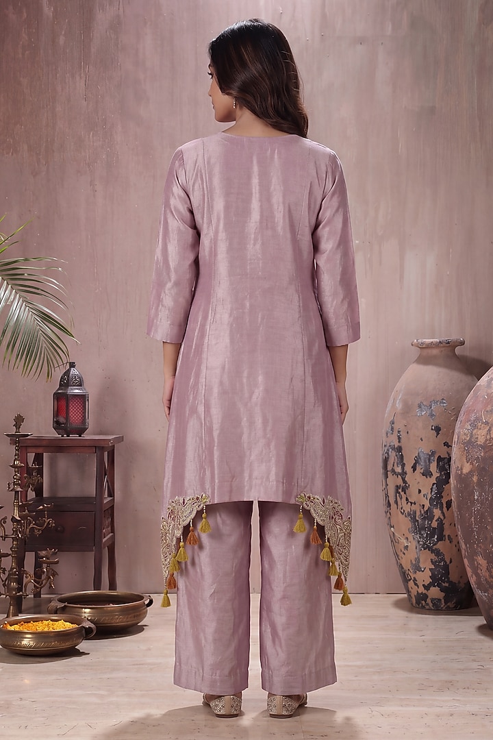 Lilac Mul Chanderi Sequin Embroidered Kurta Set by Two Sisters By Gyans at Pernia's Pop Up Shop
