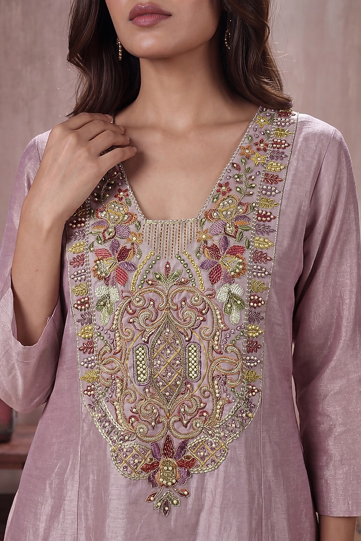 Lilac Mul Chanderi Sequin Embroidered Kurta Set by Two Sisters By Gyans at Pernia's Pop Up Shop